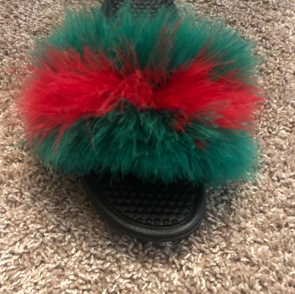 Furry slippers - Picture 1 of 7